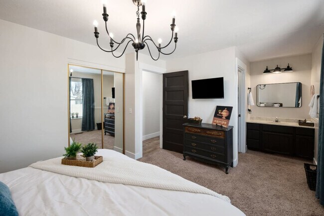 Building Photo - 515 Hawks Blvd