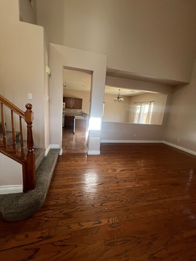 Building Photo - 3 Bed, 2.5 Bath home with Solar Panels!