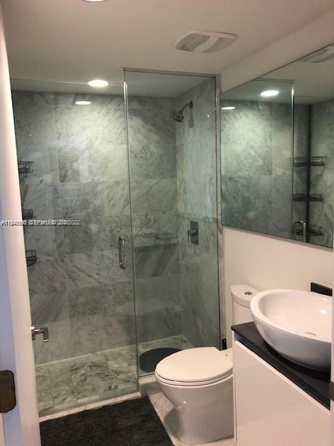 Building Photo - 9821 E Bay Harbor Dr