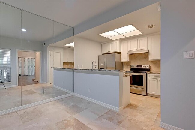 Building Photo - 11711 Memorial Dr