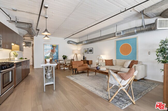 Building Photo - 200 N San Fernando Rd