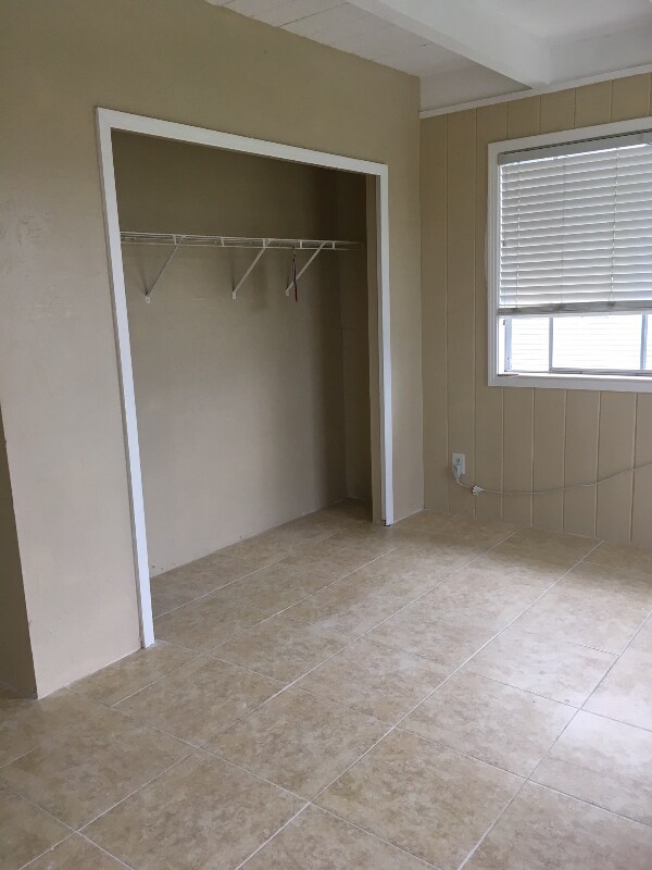 Building Photo - 16140 Dublin Cir