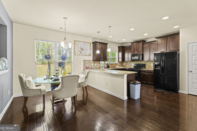 Building Photo - 6870 Diamond Dr
