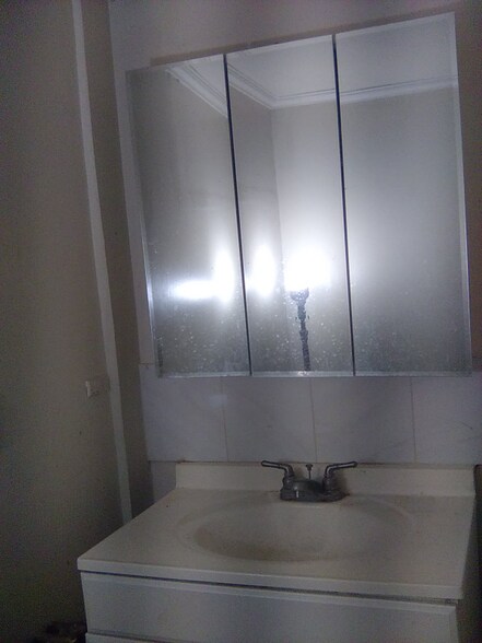 Building Photo - 325 Pershing Ave