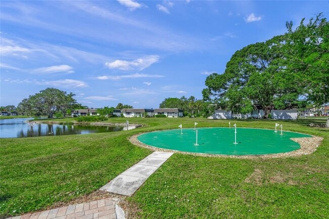 Building Photo - 1325 Glen Oaks Dr E