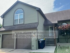 Building Photo - Gorgeous Multi Level Side by Side Split, P...