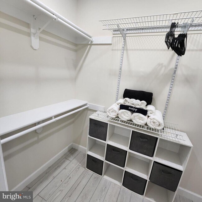 Building Photo - 255 S Pickett St