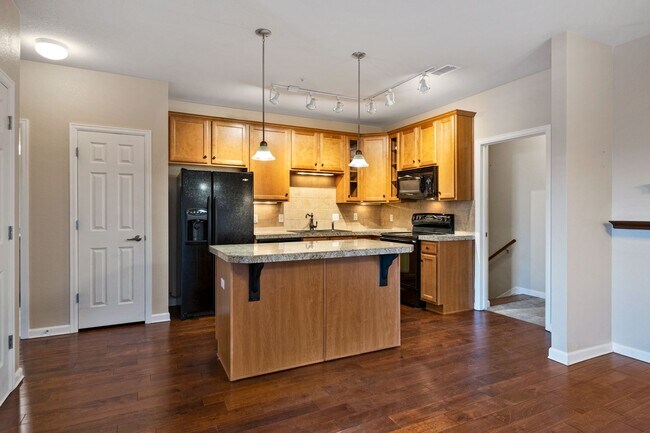 Building Photo - 9359 Las Ramblas Ct