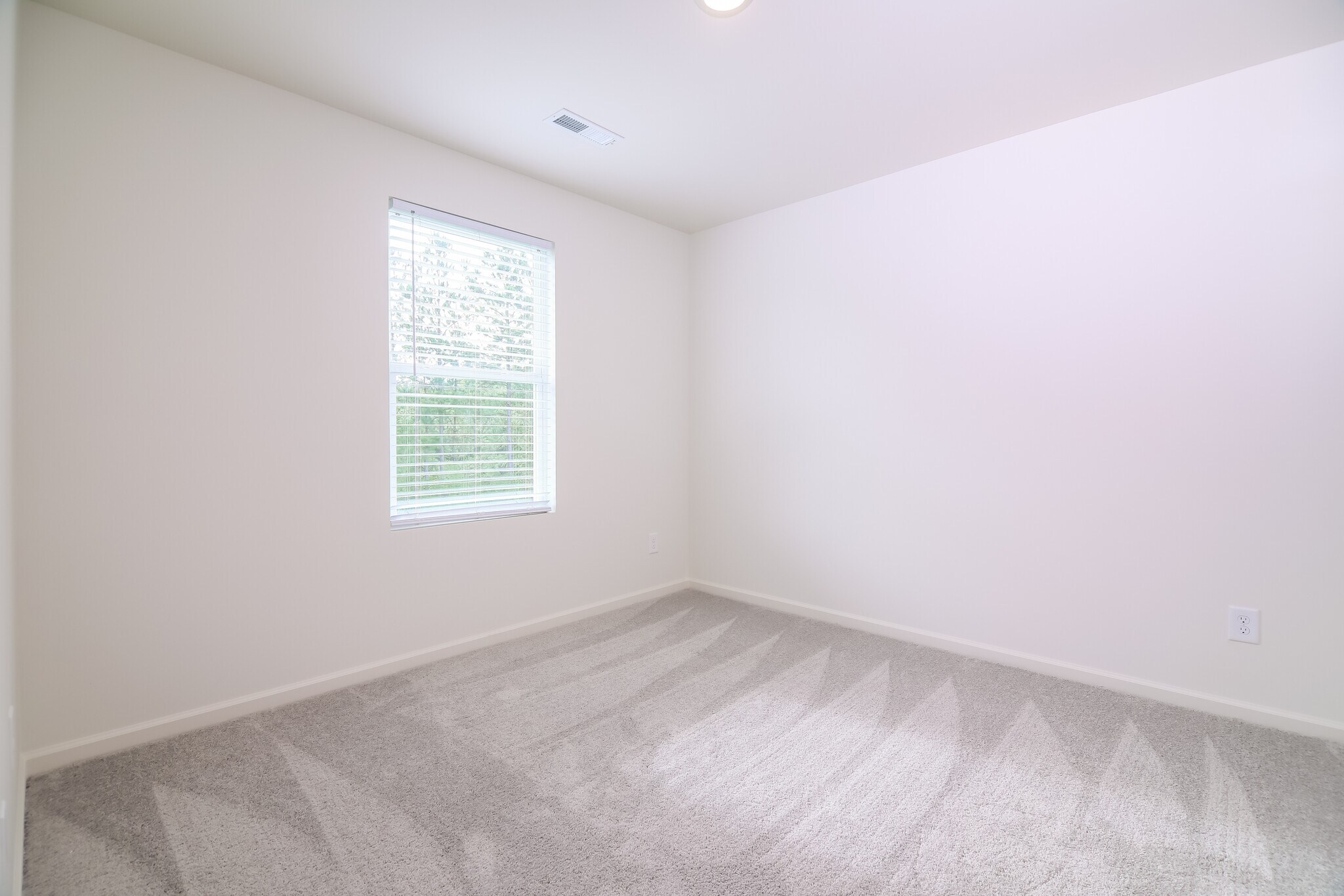 Building Photo - 2203 Samuel Ln