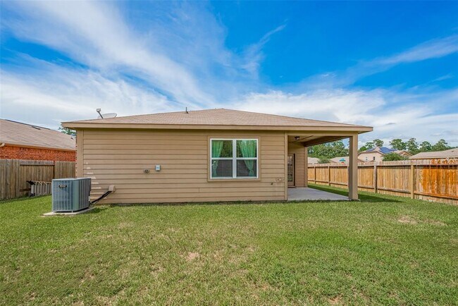 Building Photo - 12063 Quartersawn Ln