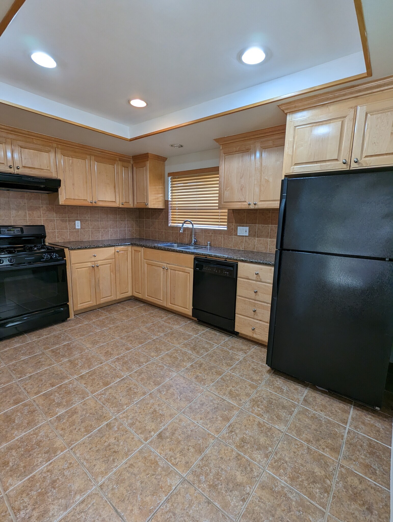 Building Photo - 106 S Sierra Madre Blvd