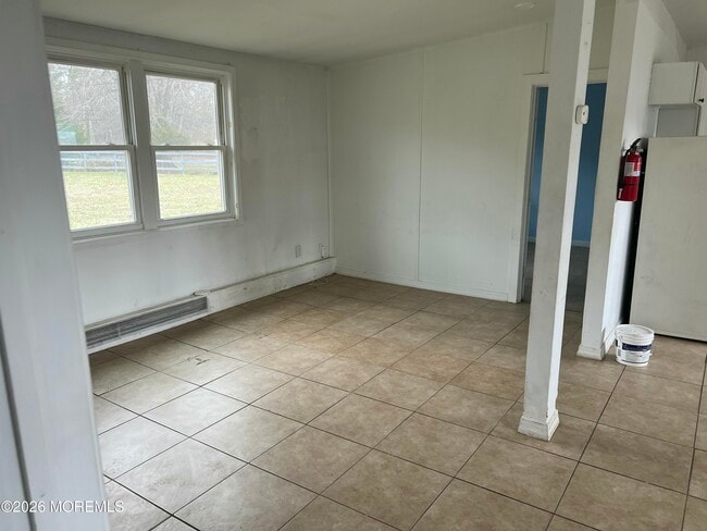 Building Photo - 919 Lakewood Farmingdale Rd