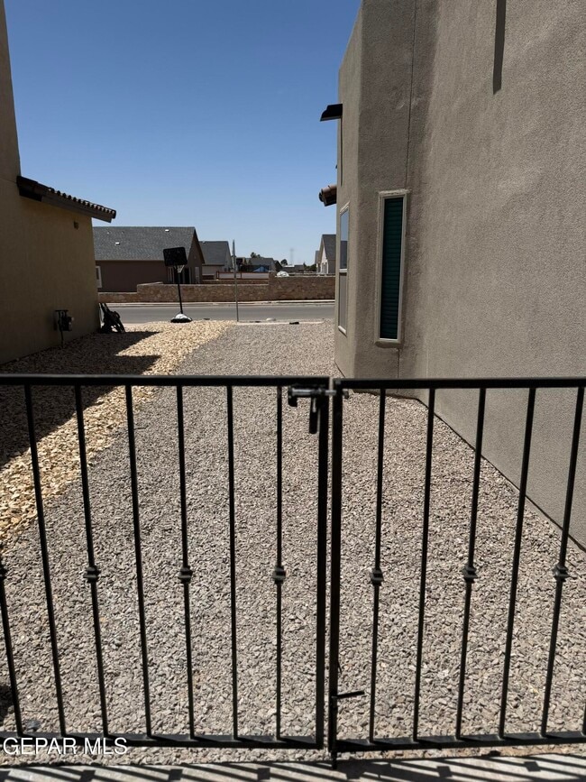 Building Photo - 10148 Texas Madrone Dr