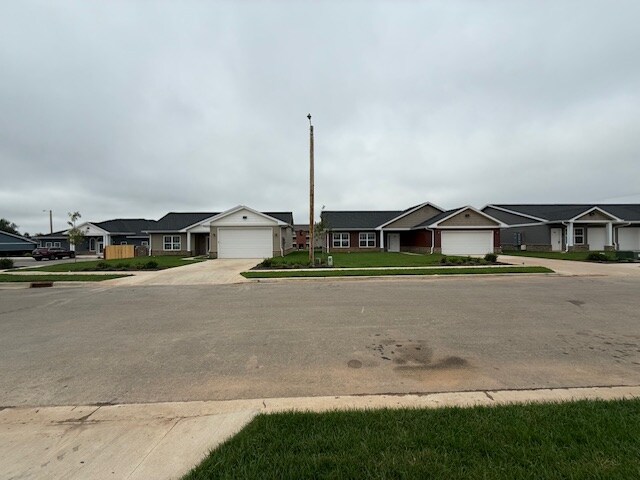 Building Photo - 907 Rocky Ln