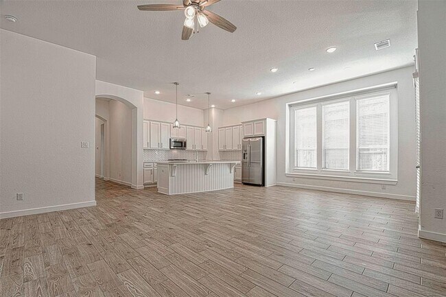 Building Photo - 17099 Crimson Crest Dr