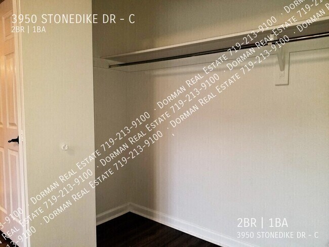 Building Photo - 3950 Stonedike Dr