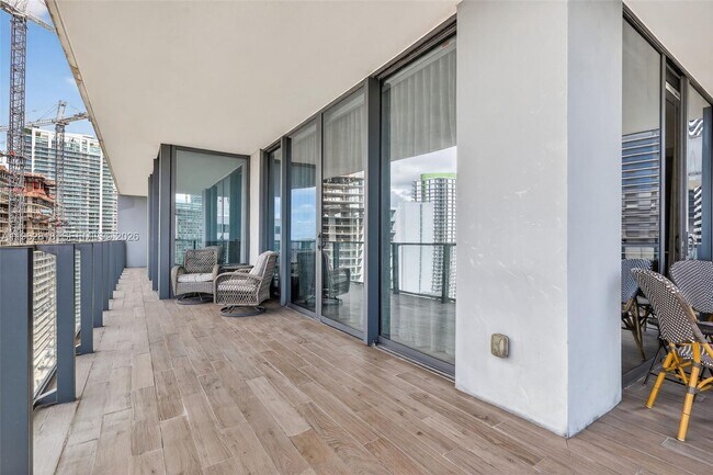 Building Photo - 88 SW 7th St