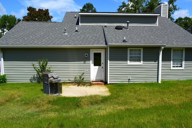 Building Photo - 334 Lamplighter Ln