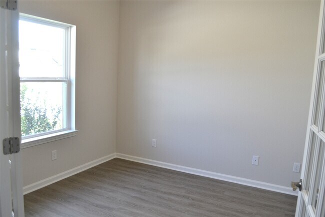 Building Photo - 13223 Hayden Peak Dr
