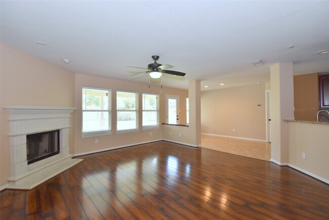 Building Photo - 21123 Amber Crossing Dr