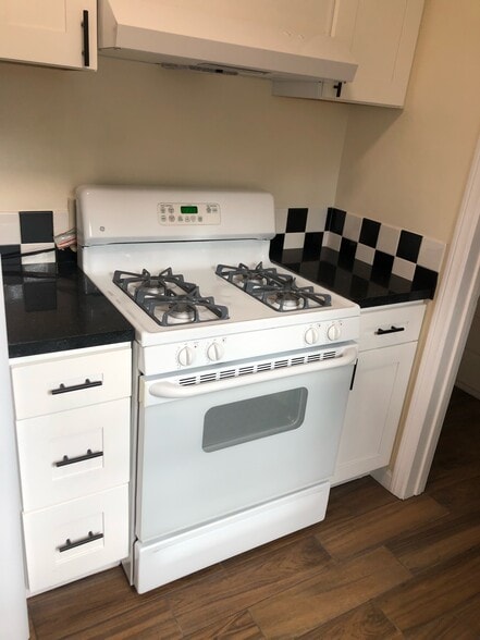 Building Photo - 3870 National Ave