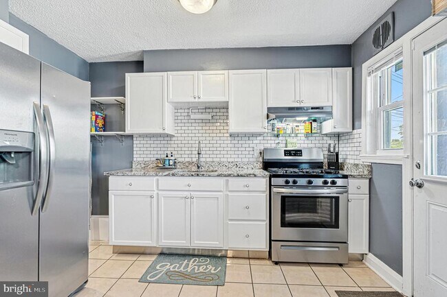 Building Photo - 8272 Kavanagh Rd