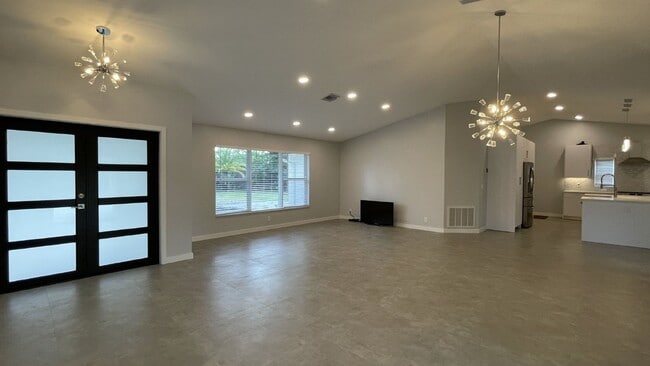 Building Photo - Spacious 3-Bedroom Oasis in Loxahatchee with 2 Full Baths
