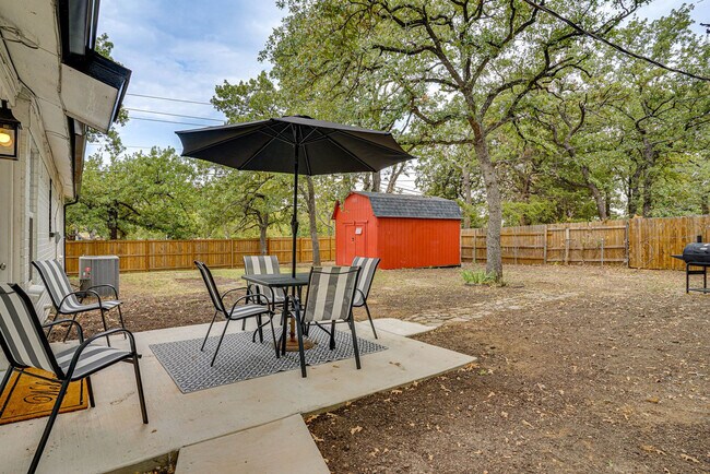 Building Photo - 4211 Coronet Ln