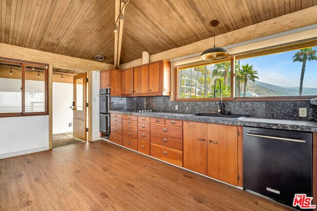 Building Photo - 26636 Latigo Shore Dr