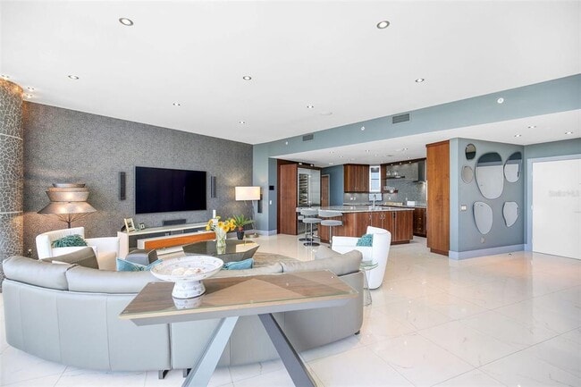 Building Photo - 175 1st St S