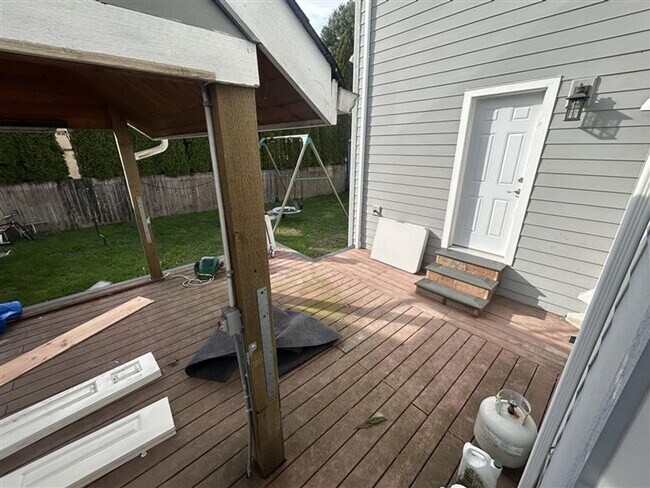 Building Photo - 211 Baker St