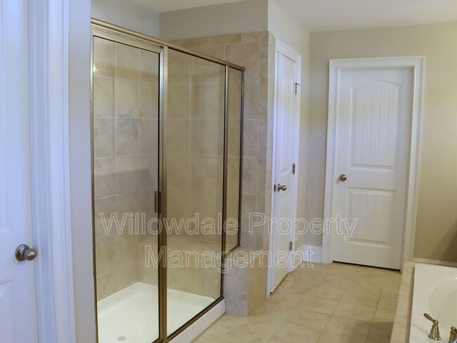 Building Photo - 124 Durban Meadow Dr