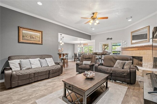 Building Photo - 912 Emerald Dove Ave