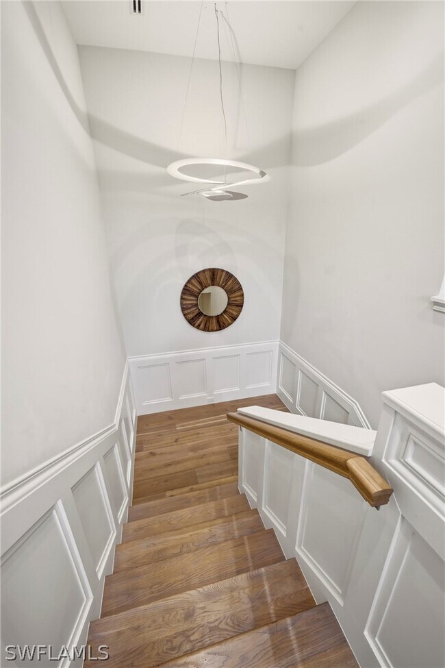 Building Photo - 215 3rd Ave N