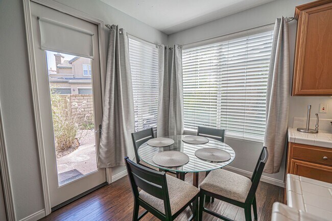 Building Photo - Fully Furnished House - Short Term Lease -...