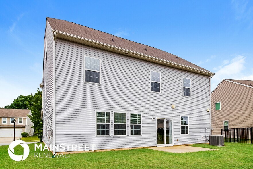 Building Photo - 118 Sequoia St