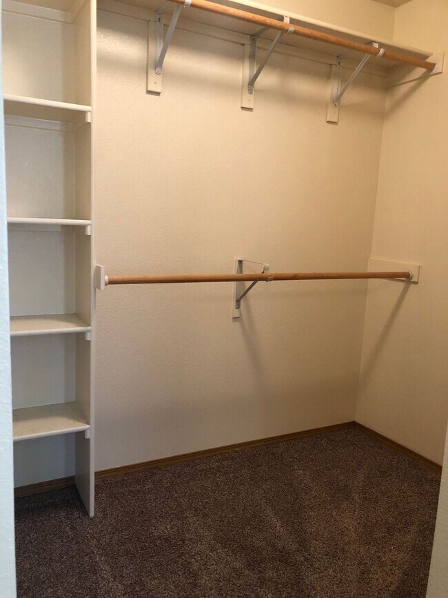 Building Photo - Affordable living at Westside Apartments!