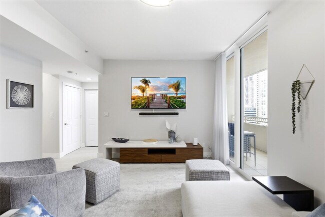 Building Photo - 511 SE 5 Ave