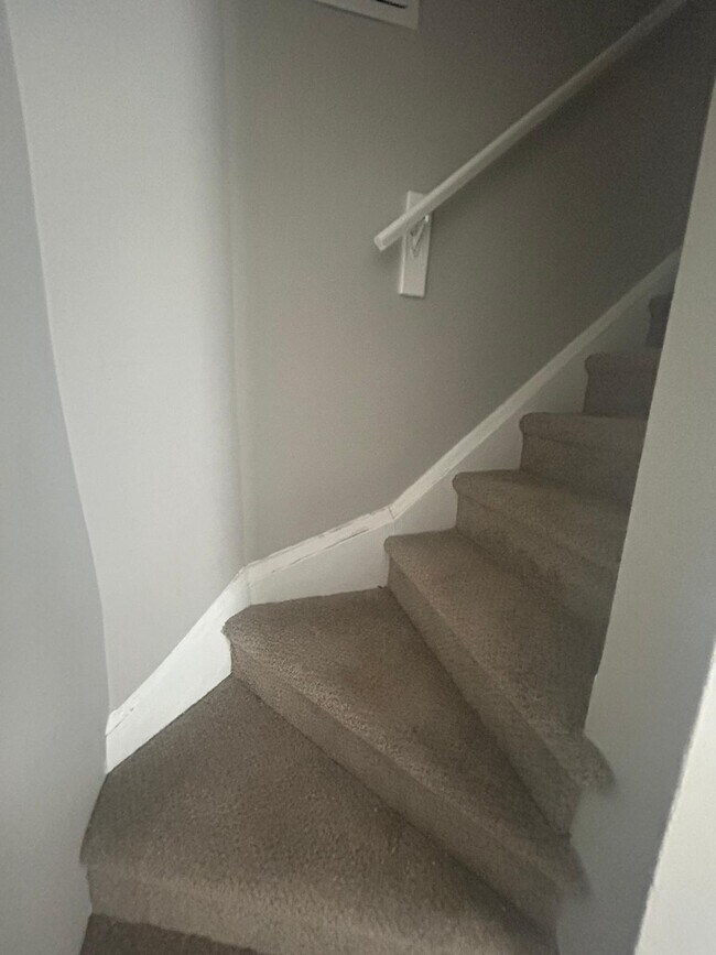 Building Photo - 2735 Bookert Dr