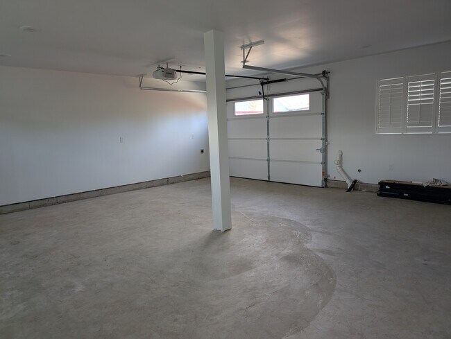 Building Photo - 2414 N Stevens St