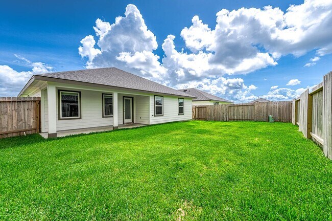 Building Photo - 1122 Fringed Bluestar Dr