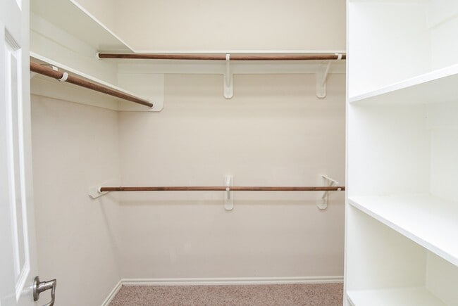 Building Photo - 21373 Thurston Crossing Dr