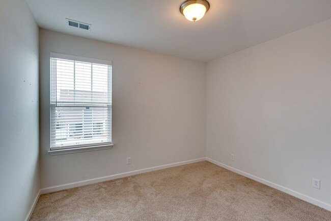 Building Photo - 5020 Bridgemore Blvd