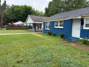 Building Photo - 3 BR/1BA | Newly Renovated Cottage| Cove security system| Fully fenced backyard