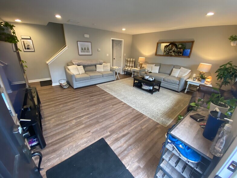 Building Photo - 110 Aaron Pl