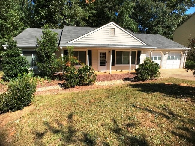 Building Photo - Ranch Home - 3BR/2BA - Powder Springs