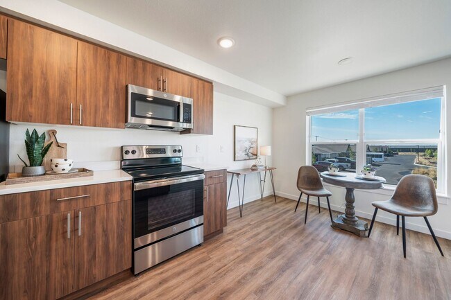 Building Photo - Spring Into Savings: $500 Rent Credit & $5...