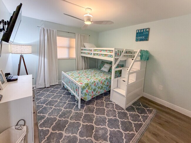 Building Photo - 10200 S Ocean Dr