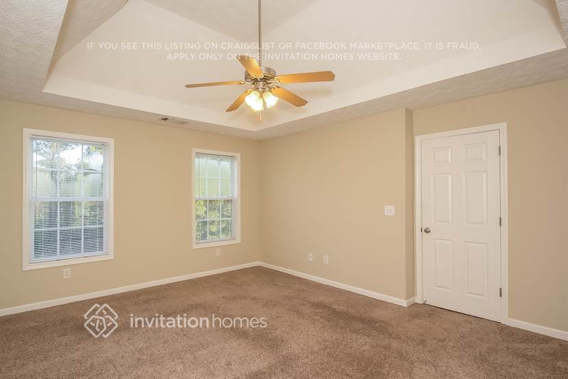 Building Photo - 225 Hedgewood Dr