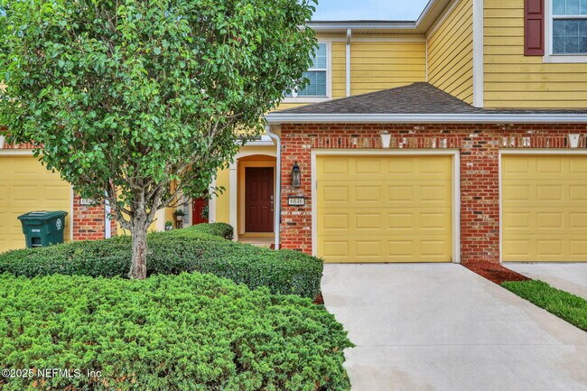 Primary Photo - 6846 Roundleaf Dr